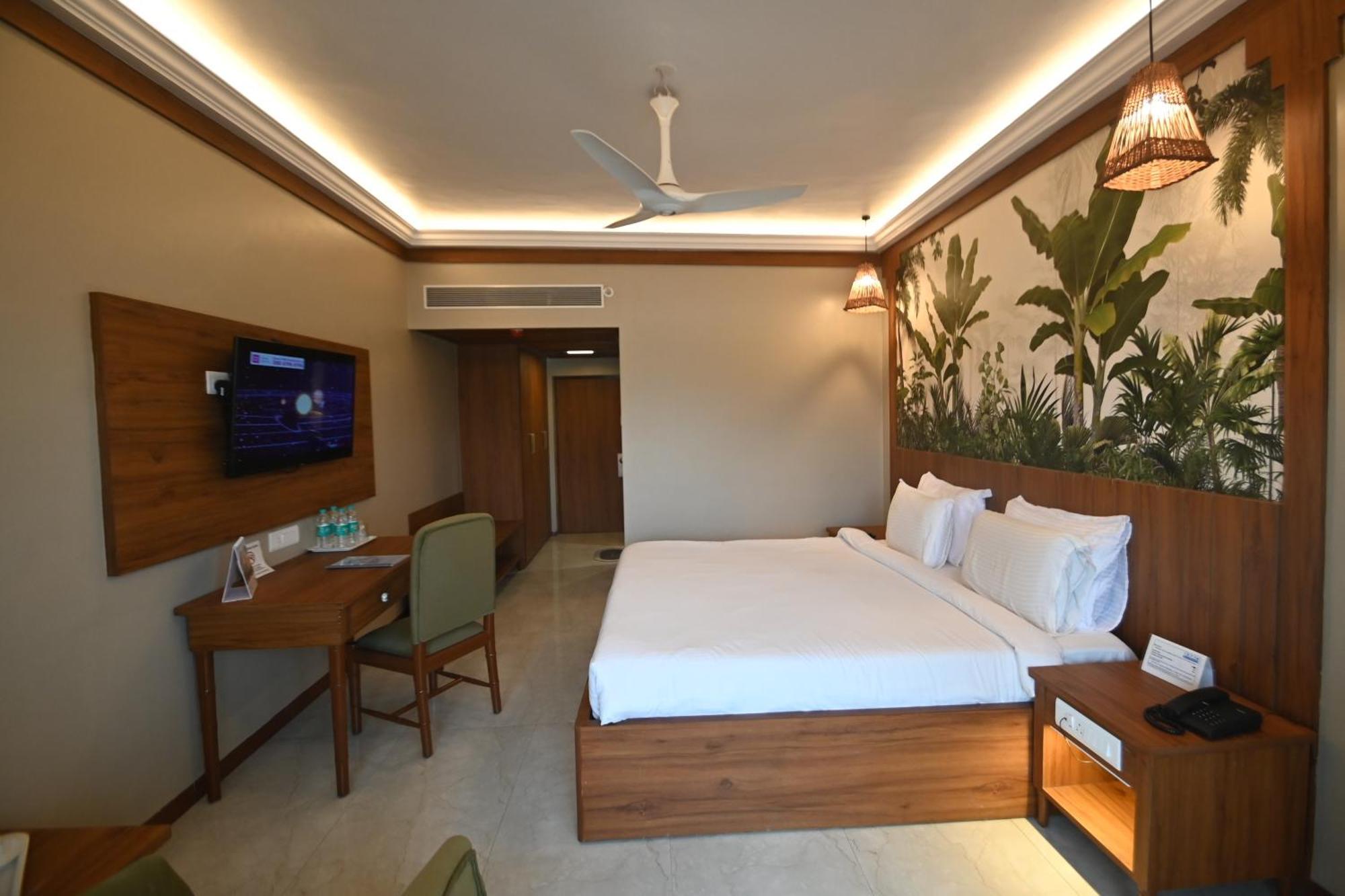 Rns Residency Sea View Otel Māvalli Dış mekan fotoğraf