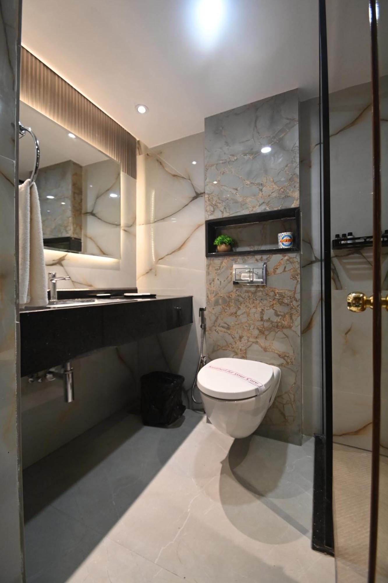 Rns Residency Sea View Otel Māvalli Dış mekan fotoğraf