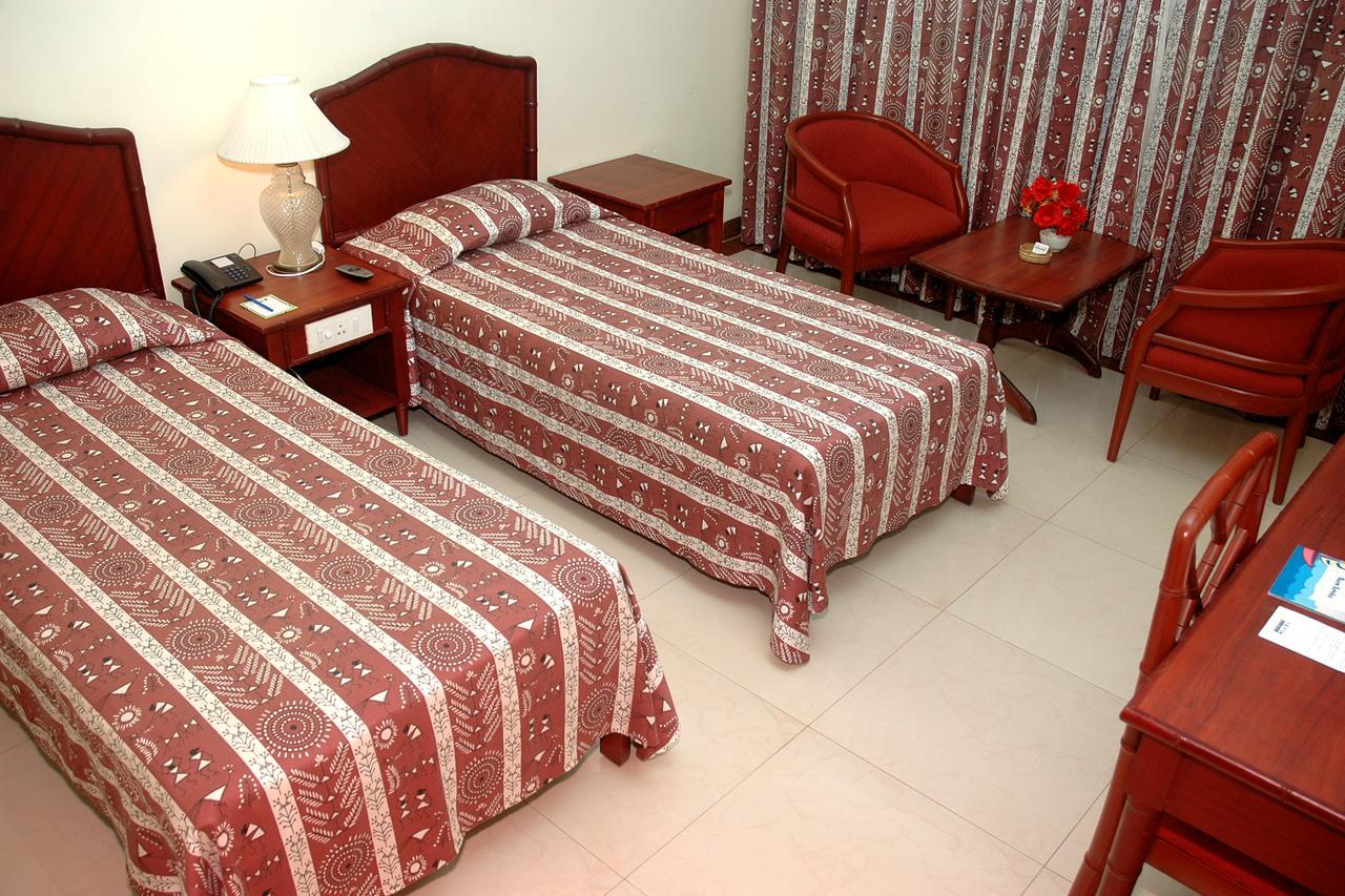 Rns Residency Sea View Otel Māvalli Dış mekan fotoğraf